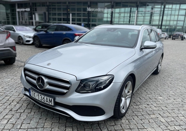 Mercedes-Benz Klasa E cena 91900 przebieg: 235000, rok produkcji 2017 z Warszawa małe 407